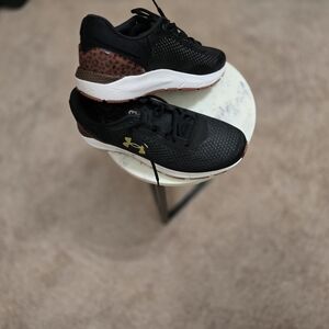 Under Armour tennis shoes